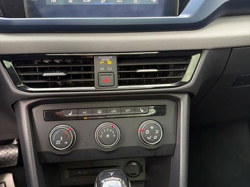 Used 2022 Volkswagen Taos SE image 14