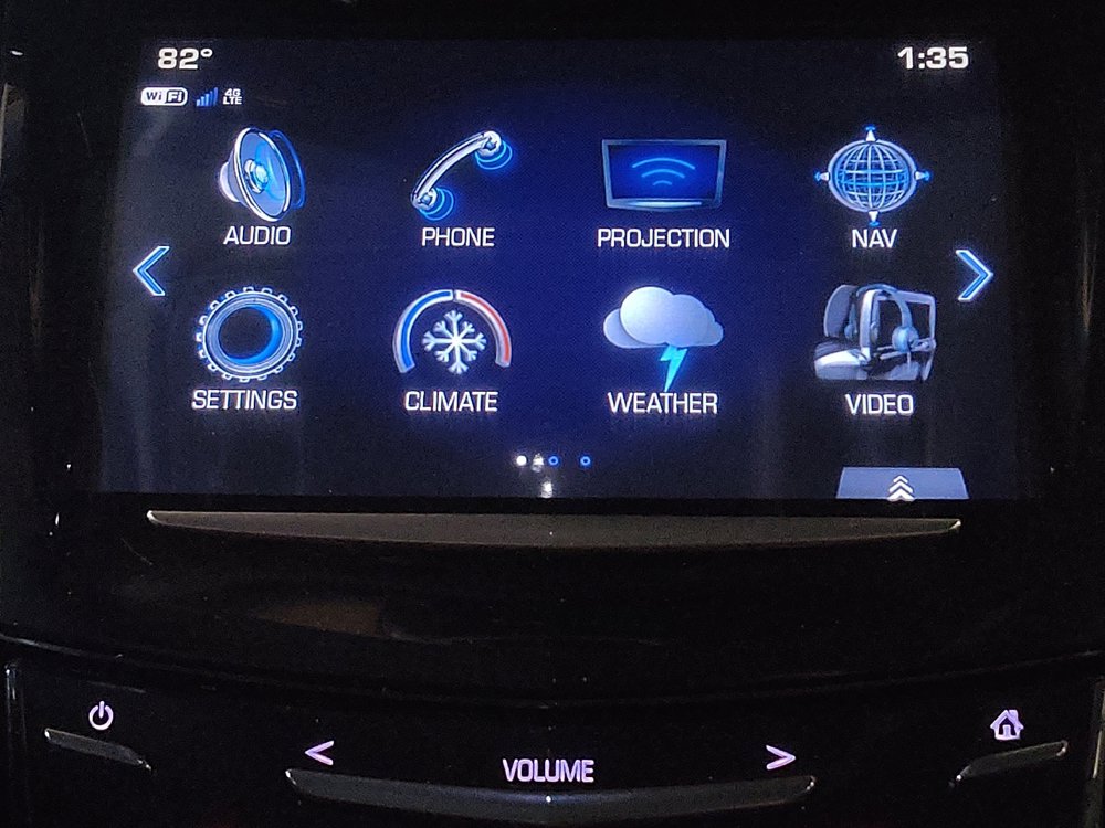 Used 2019 Cadillac Escalade Premium Luxury RWD image 25