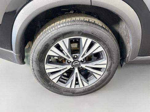 Used 2023 Nissan Rogue SV image 33