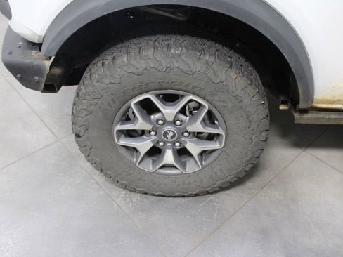 Used 2024 Ford Bronco Badlands image 40