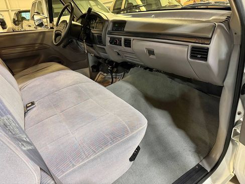 Used 1997 Ford F250 4x4 Regular Cab Heavy Duty image 23