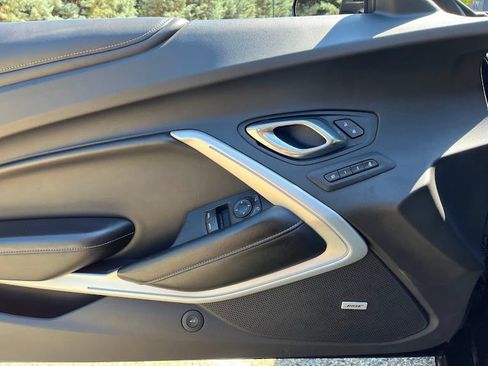 Used 2018 Chevrolet Camaro SS RWD image 6