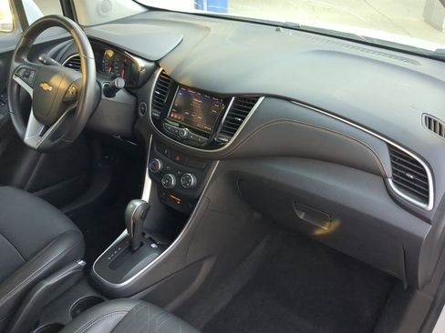 Used 2020 Chevrolet Trax LT w/ Driver Confidence Package image 26