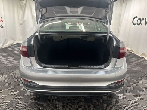 Used 2024 Volkswagen Jetta SE image 17