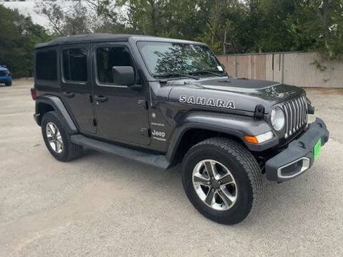 Used 2018 Jeep Wrangler Unlimited Sahara AWD/4WD image 2