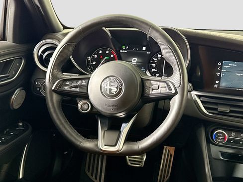 Used 2022 Alfa Romeo Giulia Ti RWD image 10
