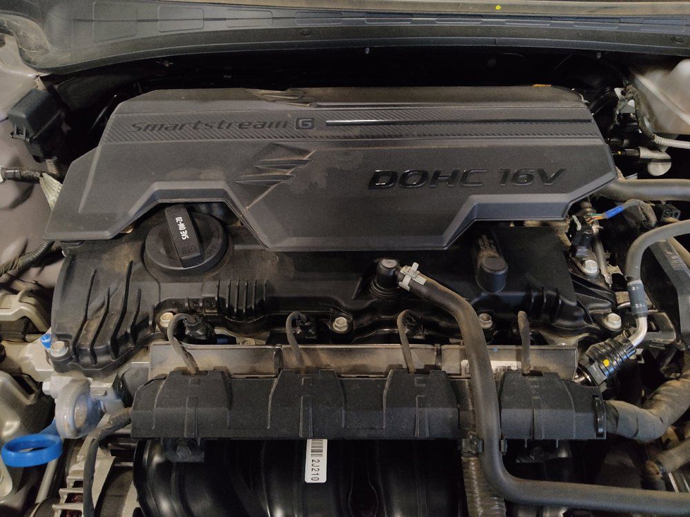 Used 2025 Hyundai Elantra SEL FWD image 30