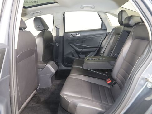 Used 2024 Volkswagen Jetta SE w/ Panoramic Sunroof Package FWD image 43