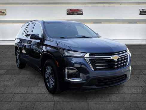 Used 2022 Chevrolet Traverse LT FWD image 1