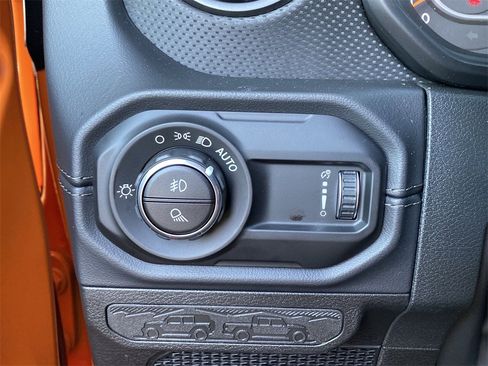 New 2025 Jeep Gladiator Rubicon w/ Convenience Group image 18