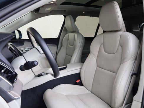 Used 2023 Volvo XC90 B6 Ultimate w/ Protection Package Premier AWD/4WD image 14