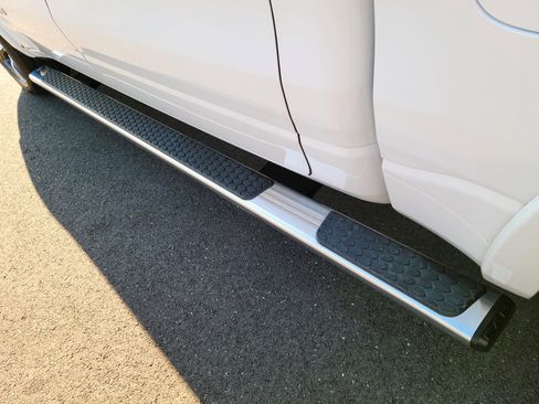 Used 2019 RAM 1500 Laramie image 25