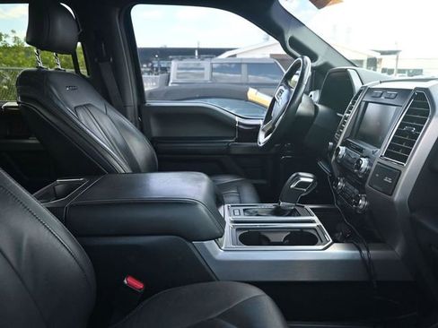 Used 2015 Ford F150 Platinum w/ Equipment Group 701A Luxury image 17