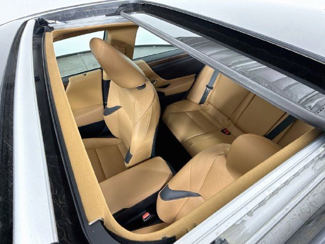 Used 2024 Lexus ES 300h w/ Premium Package FWD image 22