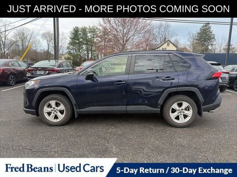 Used 2019 Toyota RAV4 XLE w/ Convenience Package image 4