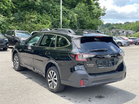 Certified 2022 Subaru Outback Premium AWD/4WD image 3