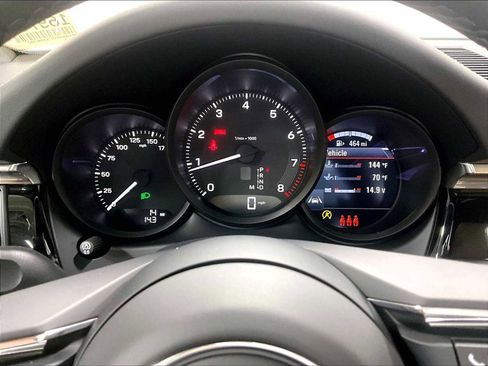 New 2026 Porsche Macan image 21