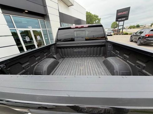 Used 2024 GMC Sierra 1500 AT4 w/ Technology Package AWD/4WD image 8