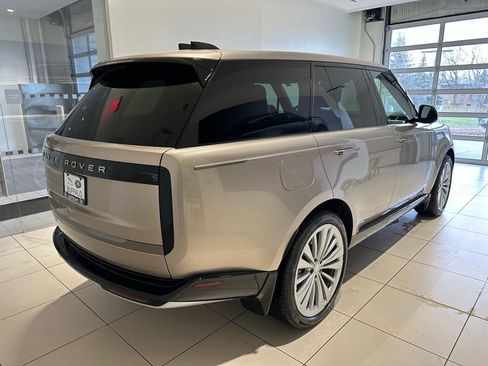 New 2025 Land Rover Range Rover SE image 5