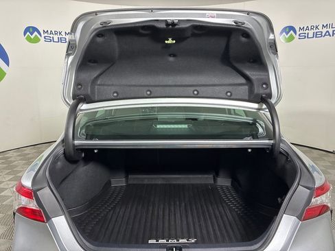 Used 2020 Toyota Camry SE w/ Blackout Package image 28