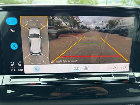 New 2026 Volkswagen Atlas Cross Sport SEL Premium R-Line image 32