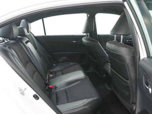 Used 2016 Honda Accord Sport image 12