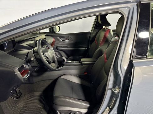 Used 2024 Toyota Prius Prime FWD image 11
