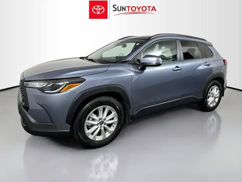 Used 2023 Toyota Corolla Cross LE image 9