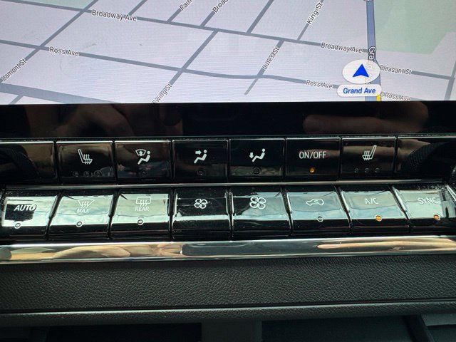 Used 2025 Chevrolet Colorado Trail Boss AWD/4WD image 22