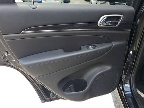 Used 2018 Jeep Grand Cherokee High Altitude RWD image 12