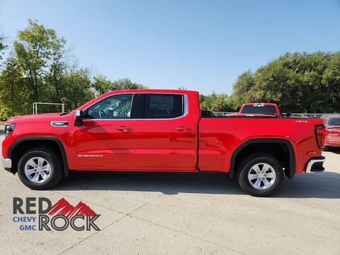 New 2026 GMC Sierra 1500 SLE w/ Preferred Package image 11