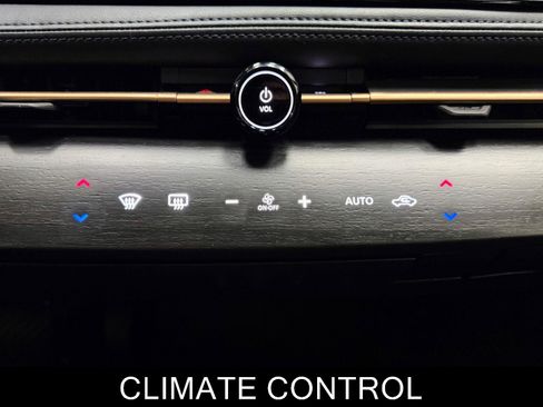 Used 2024 Nissan Ariya AWD image 22