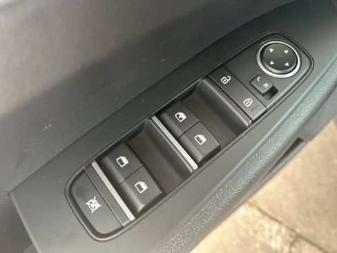 Certified 2023 Kia Forte LXS w/ LXS Technology Package FWD image 17