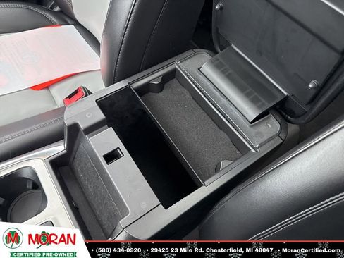 Used 2022 Ford Explorer XLT w/ Equipment Group 202A image 21