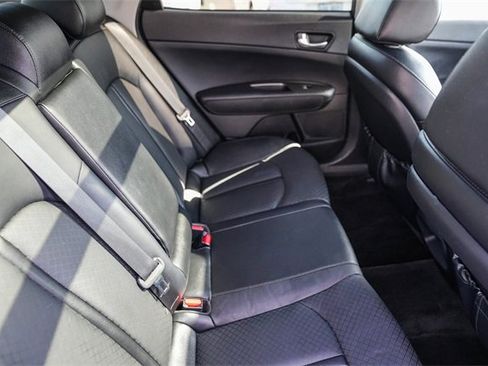 Used 2020 Kia Optima SE image 18