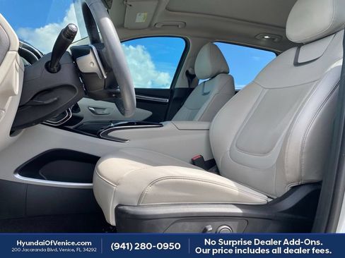Certified 2024 Hyundai Tucson Limited FWD image 2