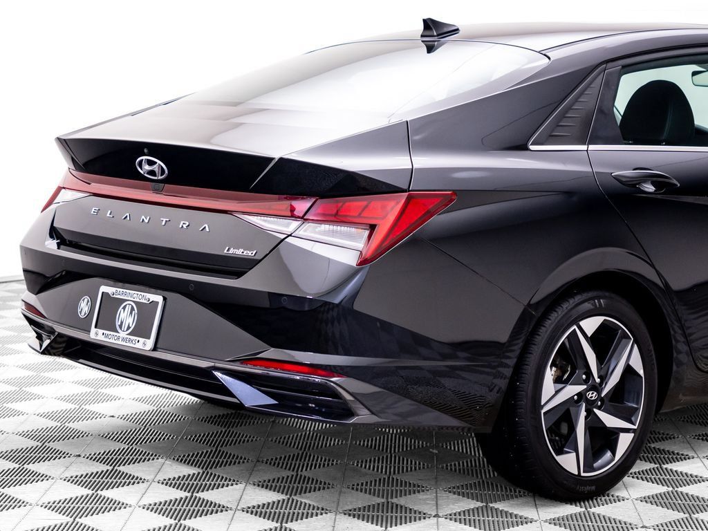Used 2023 Hyundai Elantra Limited w/ Cargo Package FWD image 34
