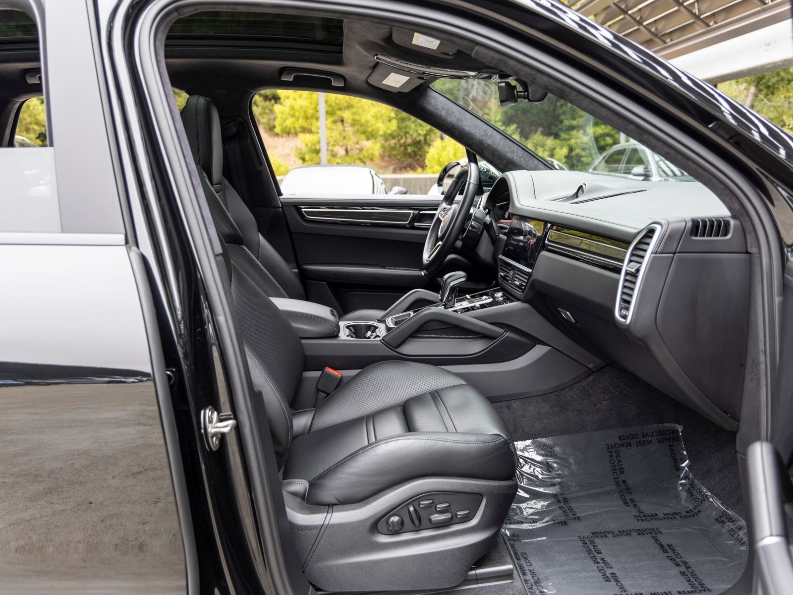 Certified 2023 Porsche Cayenne GTS AWD/4WD image 70