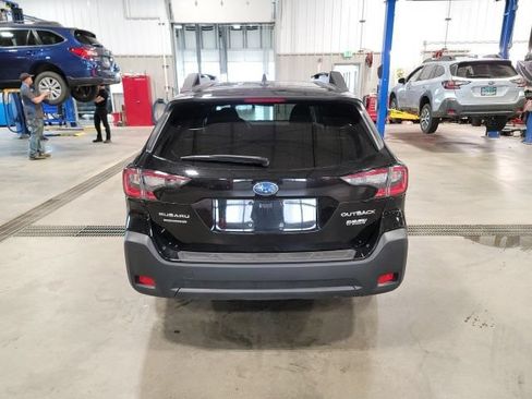 Used 2025 Subaru Outback Premium AWD/4WD image 6