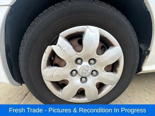 Used 2009 Hyundai Elantra GLS FWD image 10