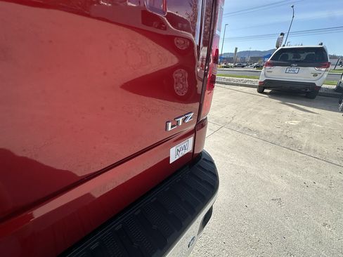 Used 2021 Chevrolet Silverado 1500 LTZ w/ LTZ Premium Package image 41