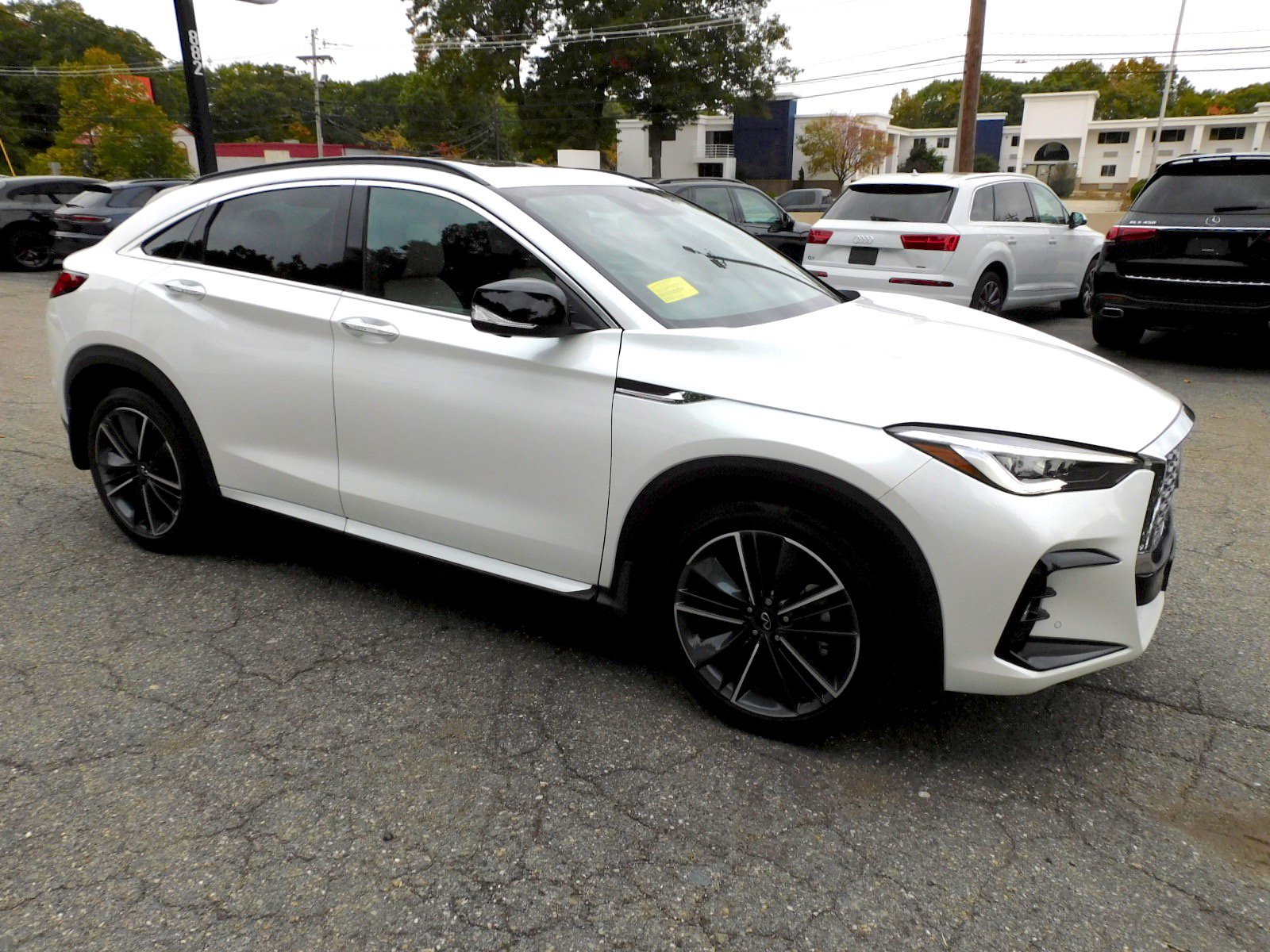Used 2025 INFINITI QX55 Essential AWD/4WD image 7