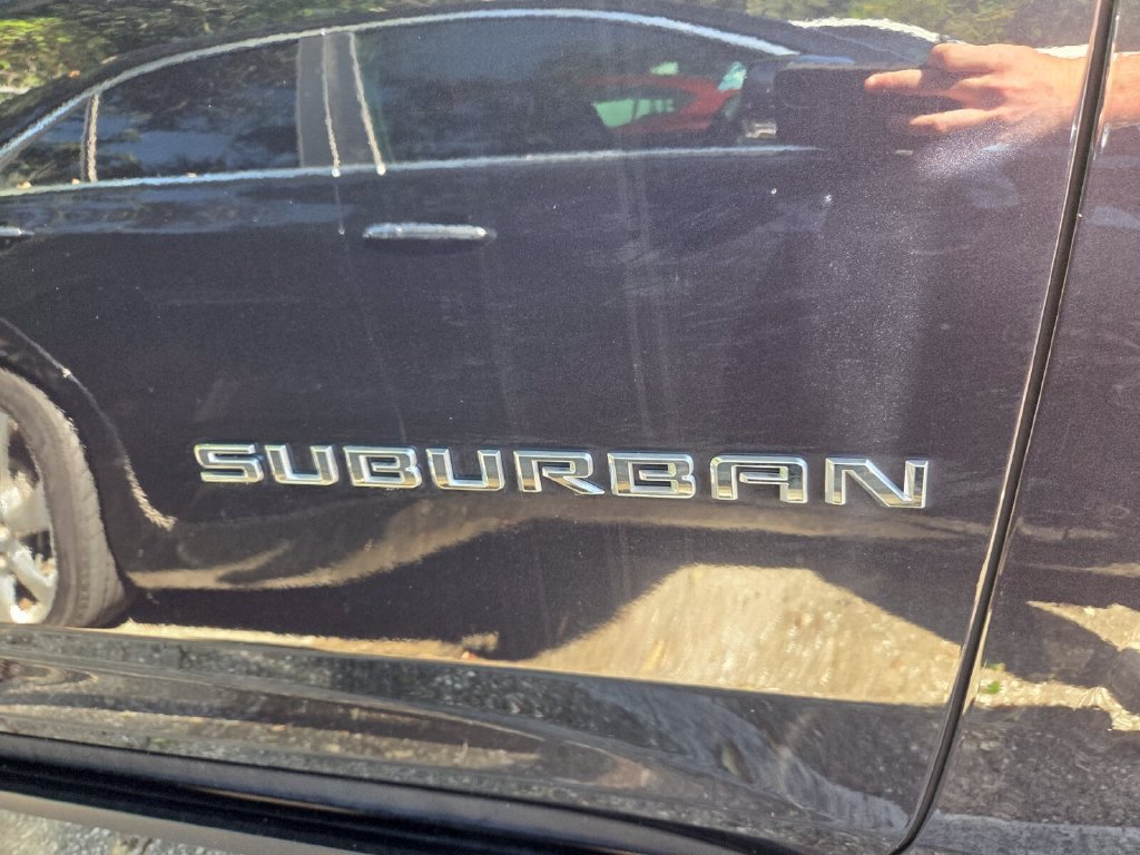 Used 2024 Chevrolet Suburban Premier AWD/4WD image 4