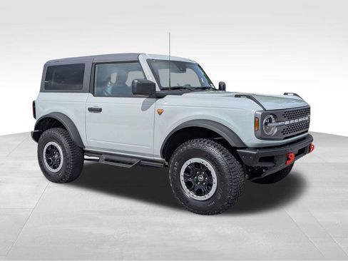 Used 2024 Ford Bronco Badlands w/ Sasquatch Package AWD/4WD image 2