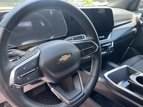 Used 2025 Chevrolet Equinox LT FWD image 38