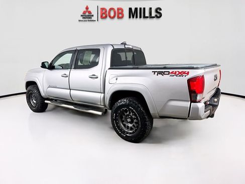 Used 2016 Toyota Tacoma TRD Sport w/ Towing Package image 5
