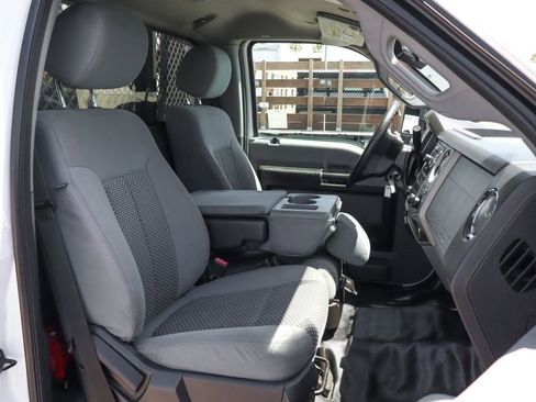 Used 2015 Ford F550 4x4 Regular Cab Super Duty image 38