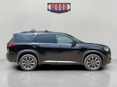 New 2026 Nissan Pathfinder Platinum AWD/4WD image 2