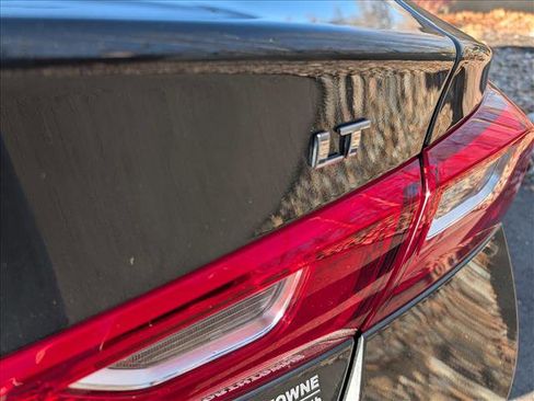 Used 2016 Chevrolet Malibu LT w/ Leather Package image 21