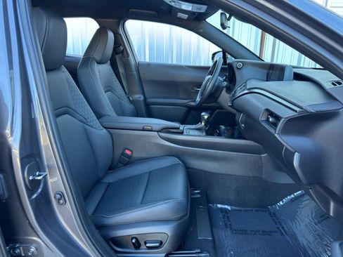 Used 2022 Lexus UX 200 image 13